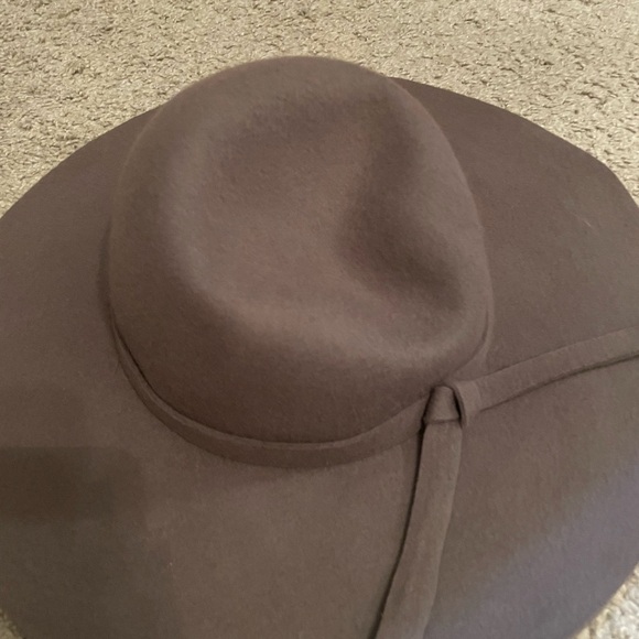 Hat - Picture 2 of 3